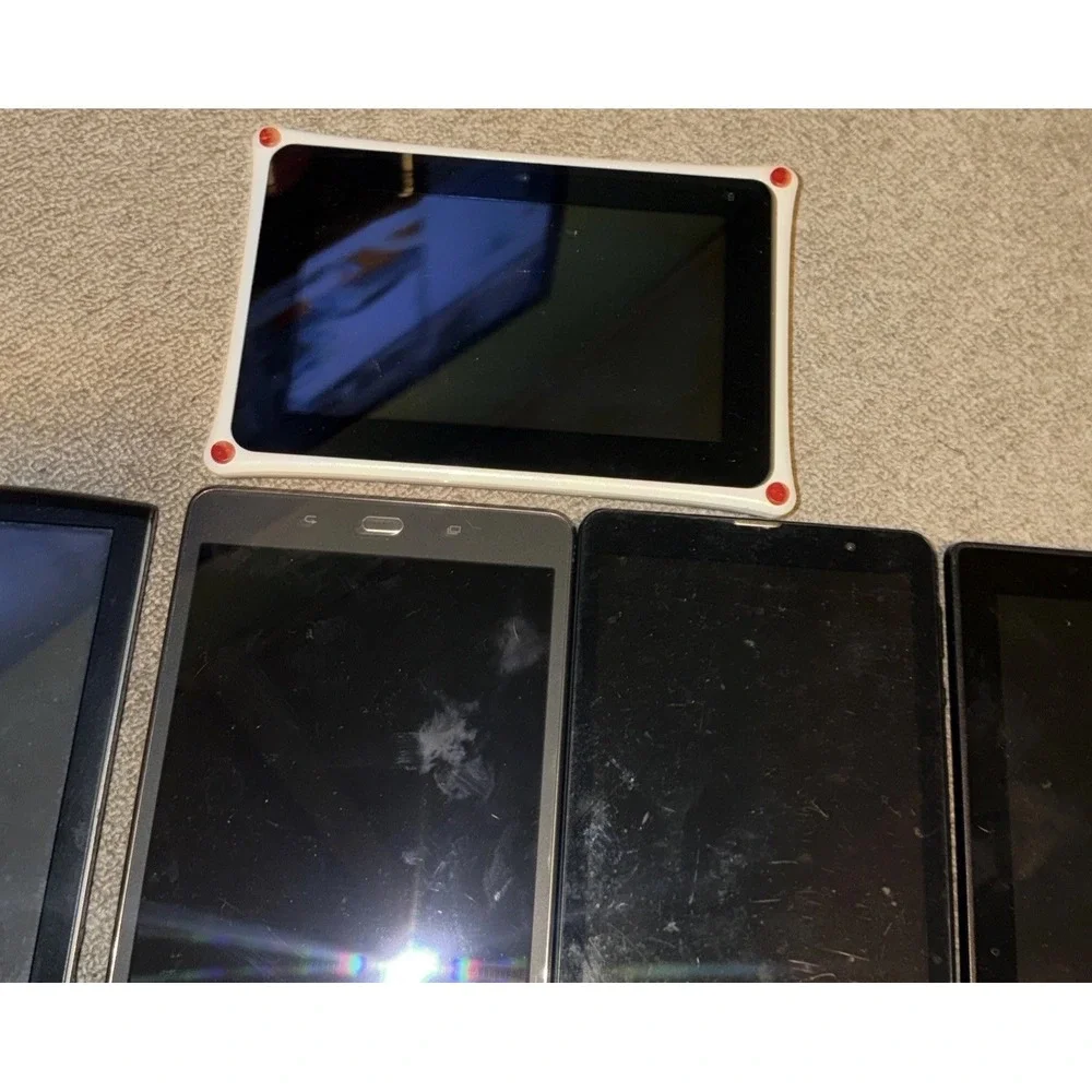 Lot Of 21 Cell Phones/Pads For Parts Only (Apple, Samsung, Motorola,LG) READ